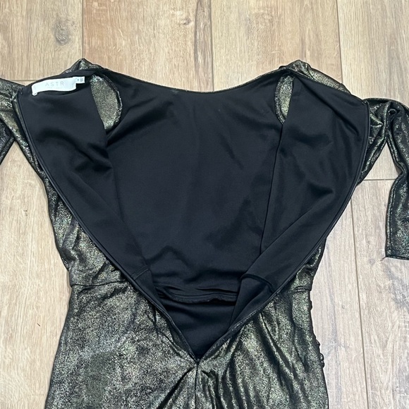 ASTR Gunmetal Gold Foil Ruched Mini Dress Women’s Small Like New - Picture 6 of 10